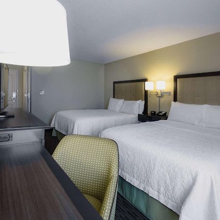 Hampton Inn Meridian Exterior photo