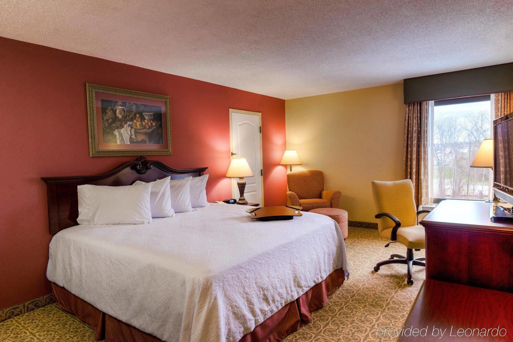 Hampton Inn Meridian Exterior photo